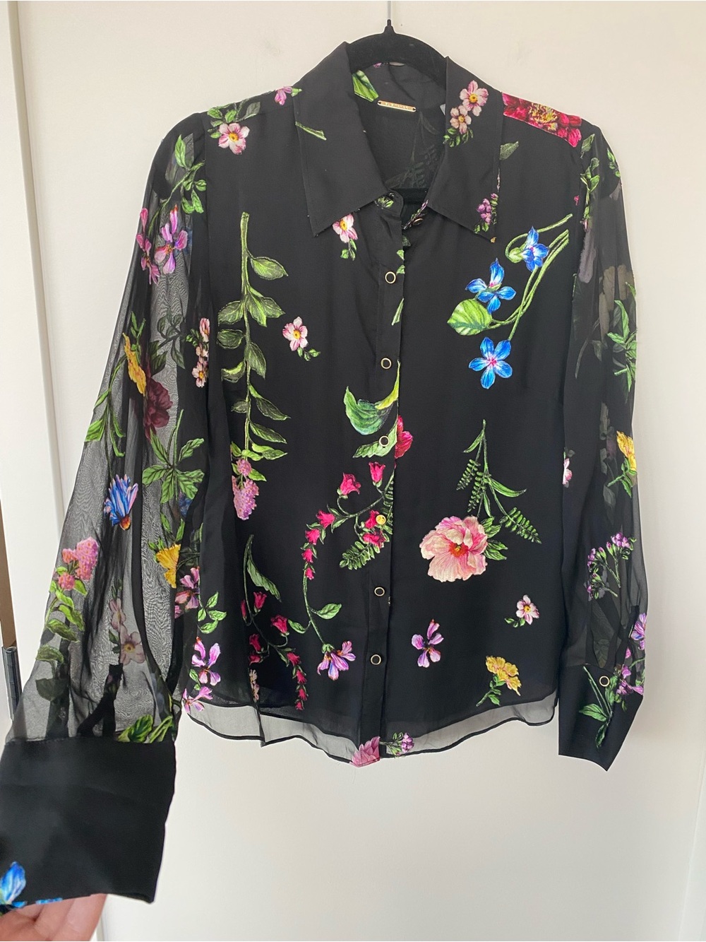 Elle Tahari Black/Multicolor Silk Blend Button-Up. Size M. MSRP $375